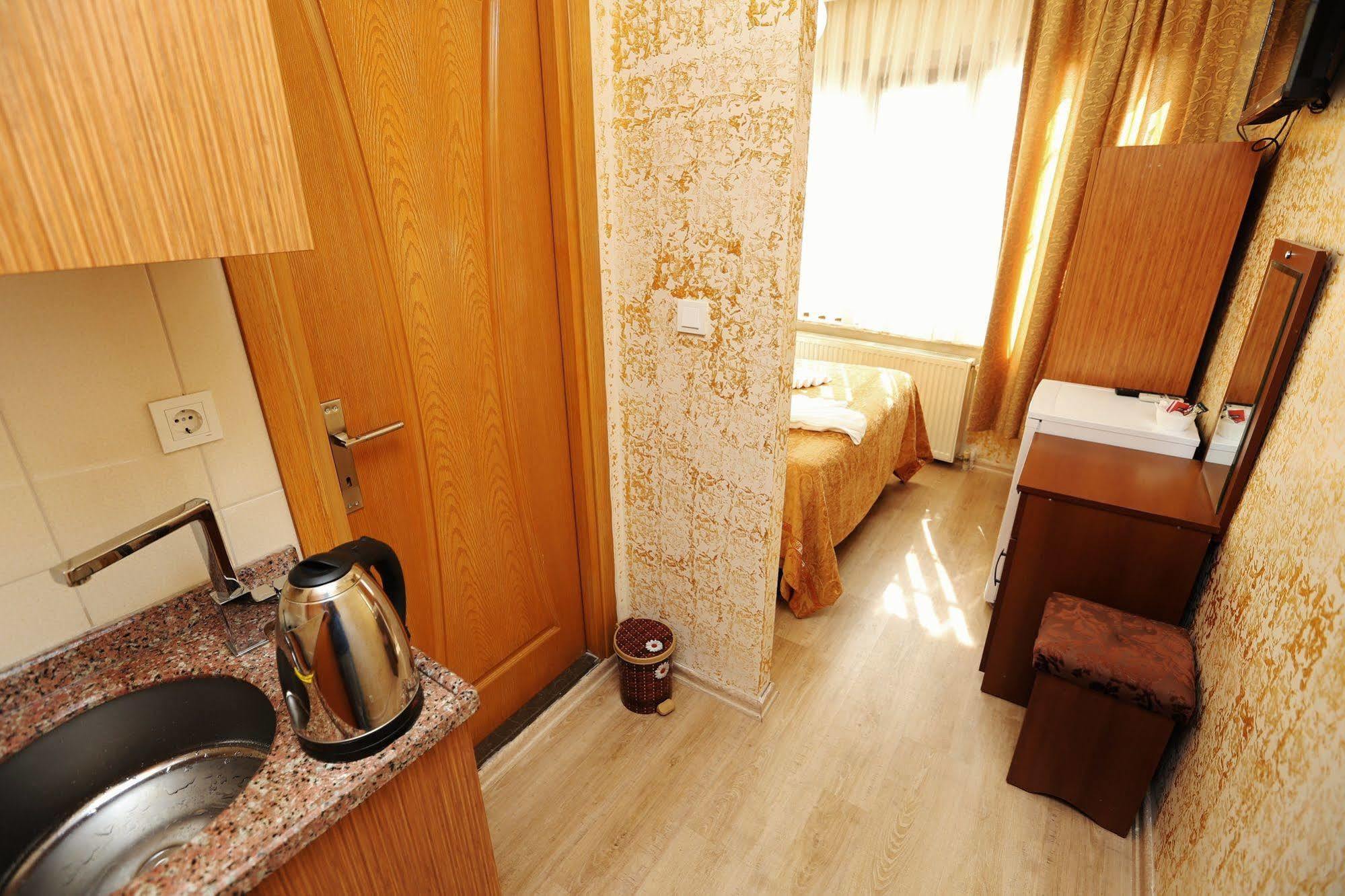 Camelot Apartment Istanbul Bagian luar foto