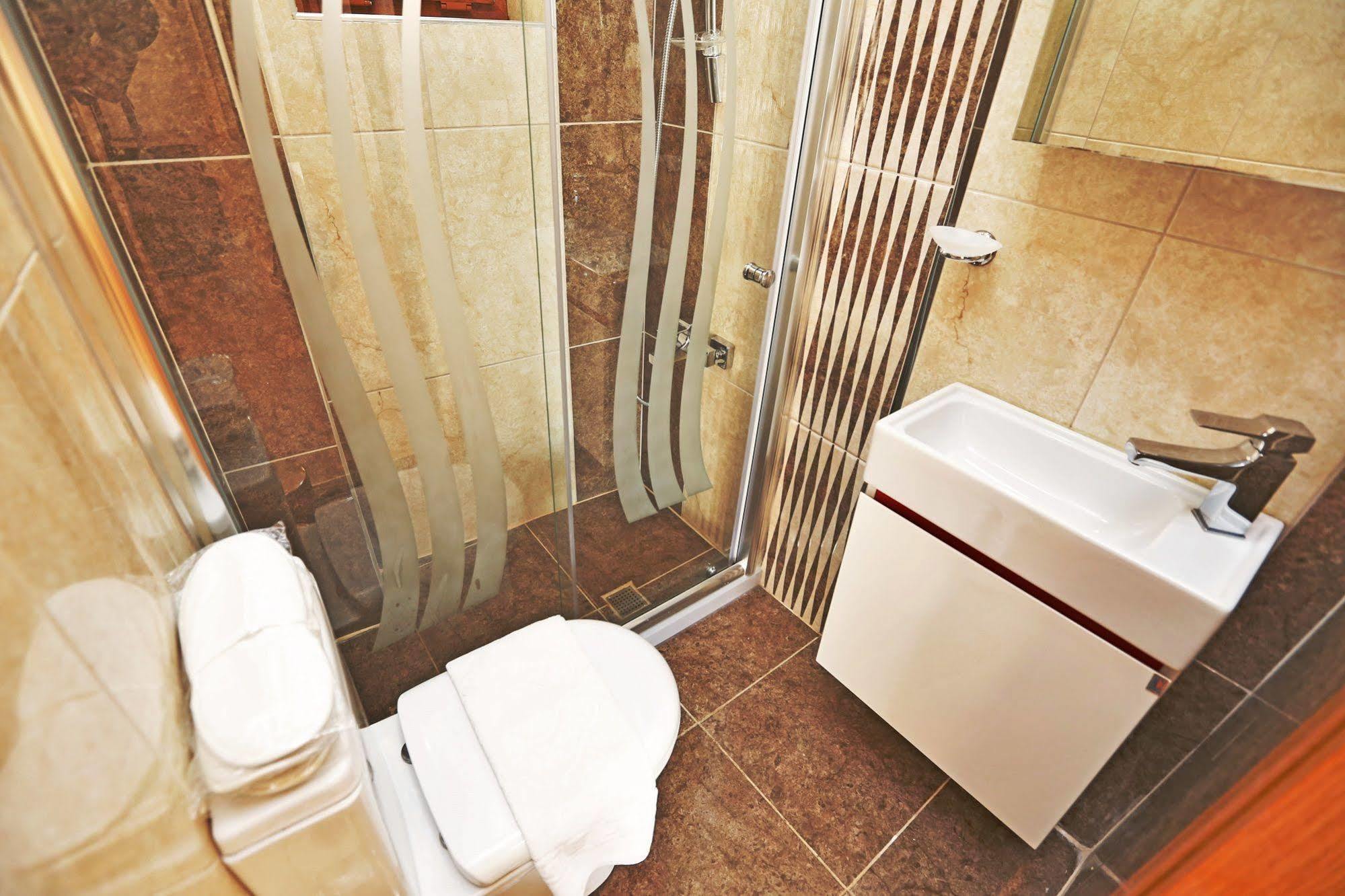 Camelot Apartment Istanbul Bagian luar foto
